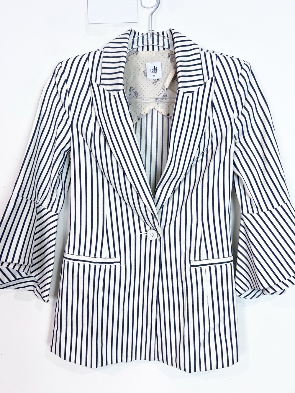 CABI OFF-WHITE GRAY STRIPE 3/4 BELL SLEEVE ONE BUTTON BLAZER SZ XS